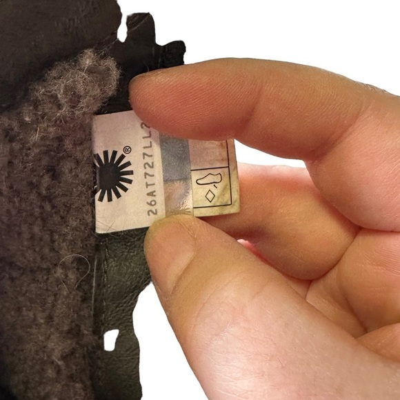 UGG Women’s Niels Zippered Leather Boots Size 7 - Picture 9 of 14